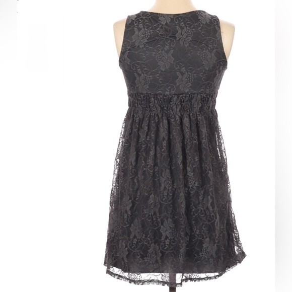 Charcoal gray vneck smocked lace dress size small - Picture 2 of 7